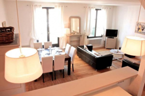 Duplex 3 chambres, 8 personnes avec terrasse centre de Blois